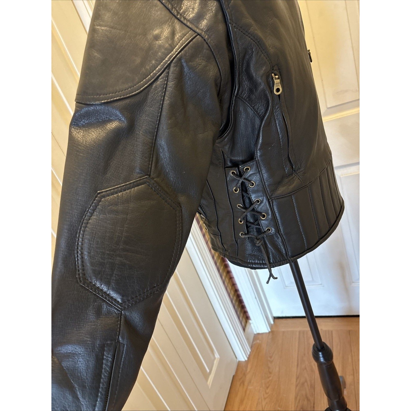 Ladies Black Leather Moto Mod Brand Leather Biker Jacket Size M — image 4 of 8